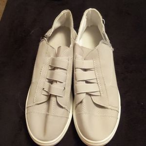 Gray slip-on canvas shoes